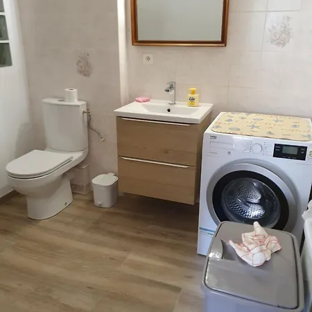 Apartment T2 Bas De Avec Jardinet Au Calme Proche *